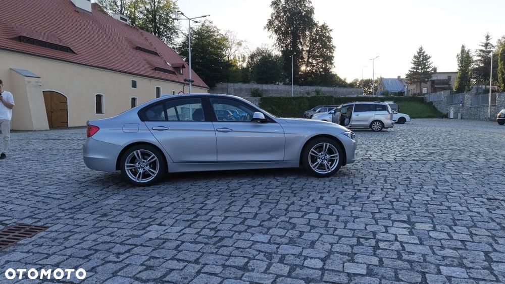 BMW Seria 3 ver-318d - 4