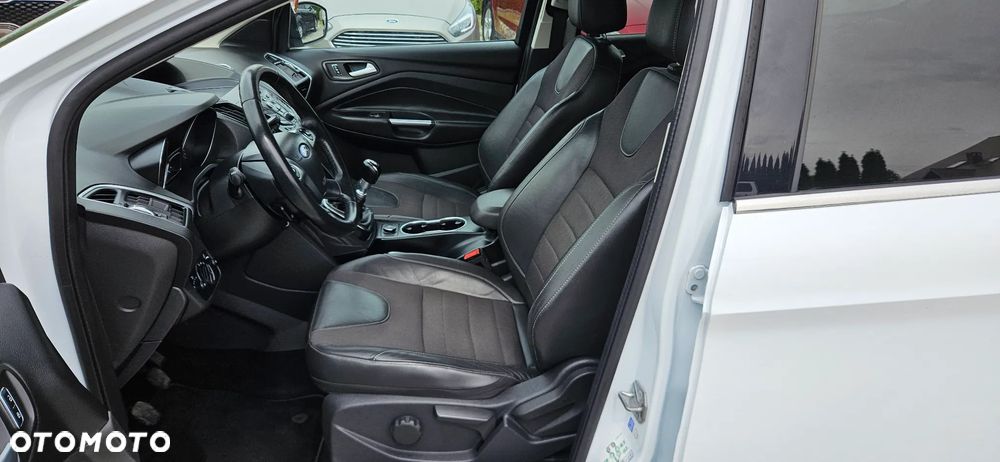 Ford Kuga 2.0 TDCi FWD Titanium - 24