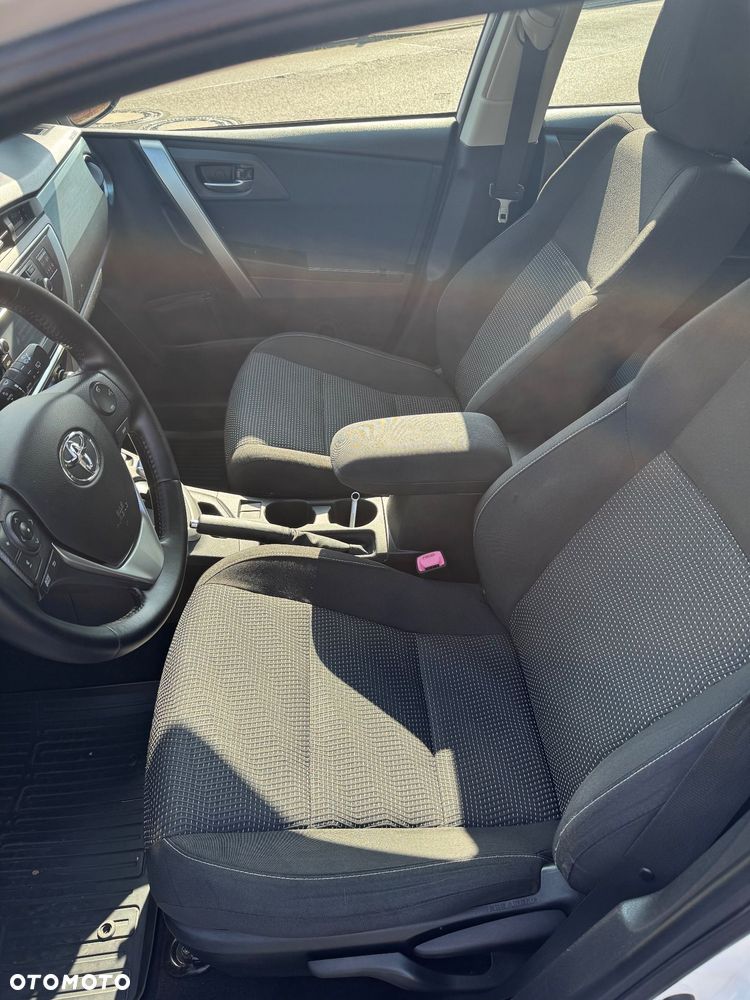 Toyota Auris - 10