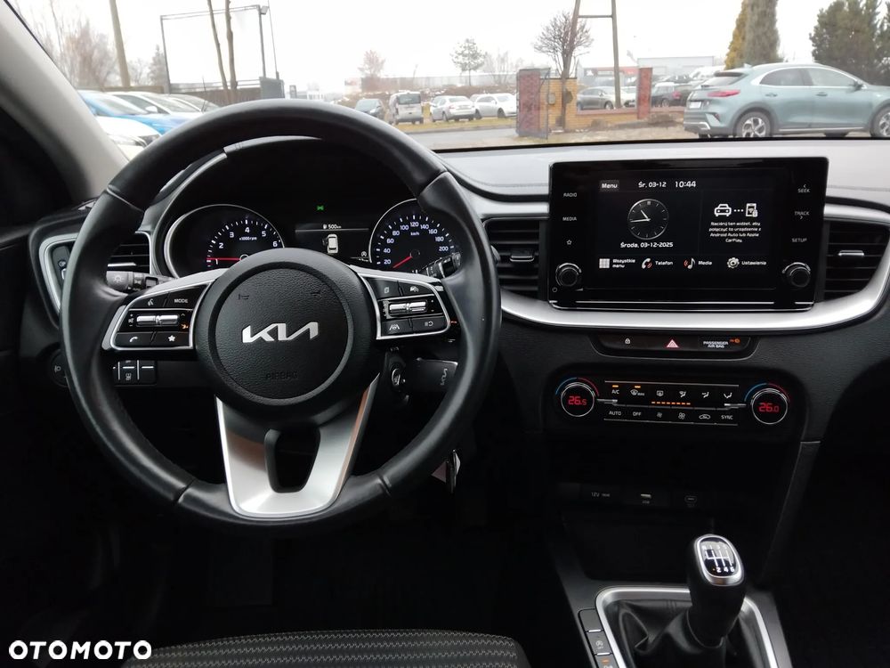 Kia Ceed 1.5 T-GDI M - 10