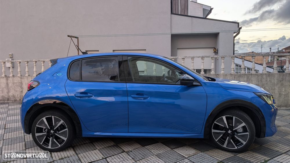 Peugeot e-208 50 kWh GT Line - 4