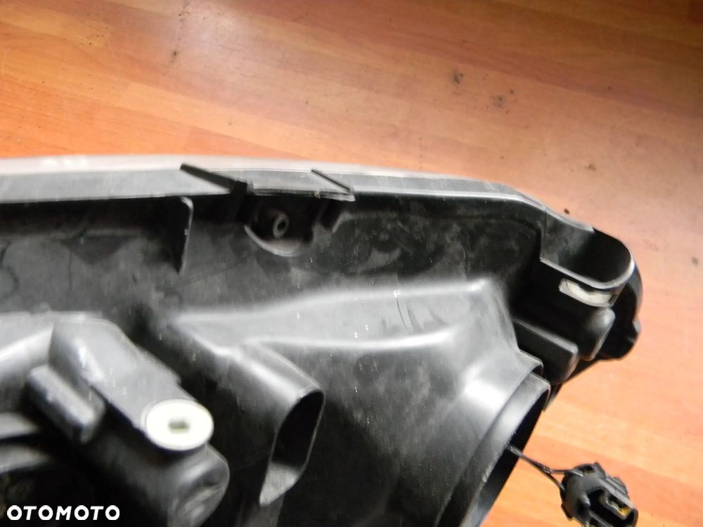 lampa prawa VW POLO 9N LIFT 05-08  UK - 5
