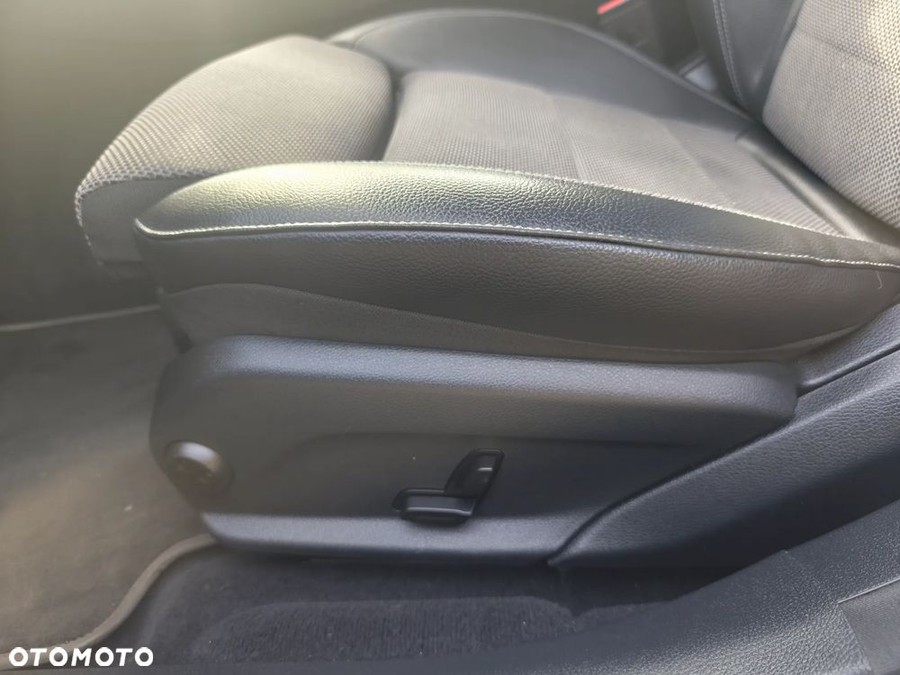 Mercedes-Benz Klasa E 300 de 9G-TRONIC Exclusive - 24