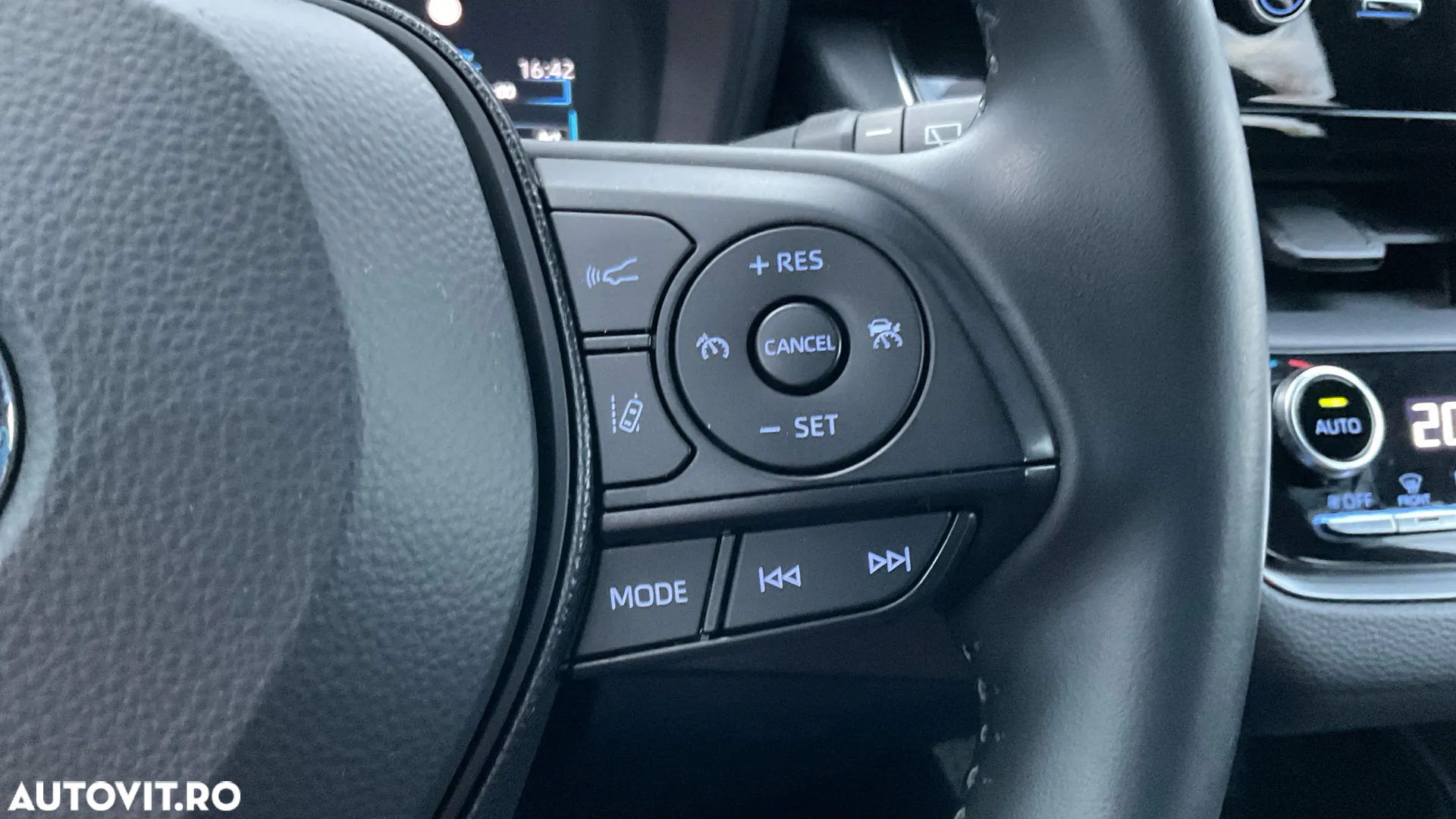 Toyota Corolla 1.8 Hybrid Touring Sports - 26