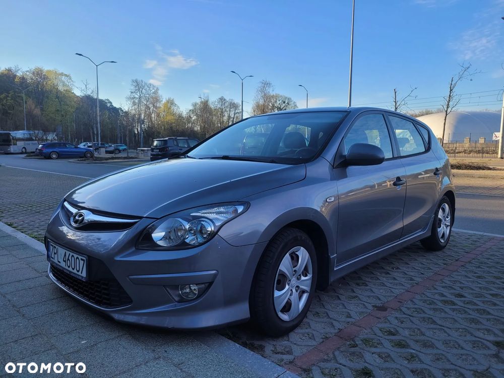 Hyundai i30 1.4 Base + - 3
