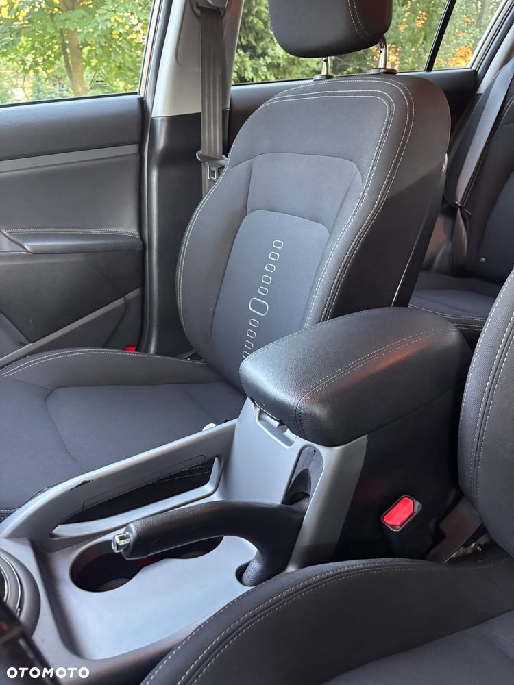 Kia Sportage 2.0 CRDI 4WD Automatik Vision - 18