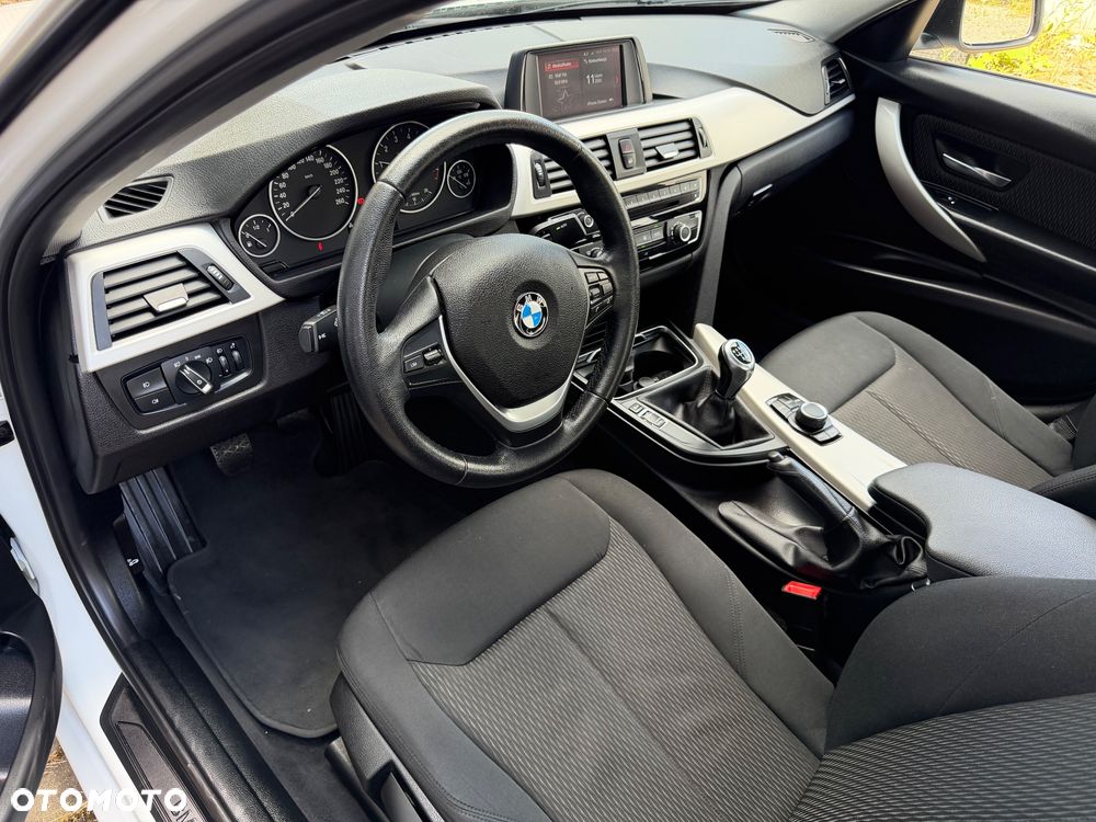 BMW Seria 3 318i Advantage - 19