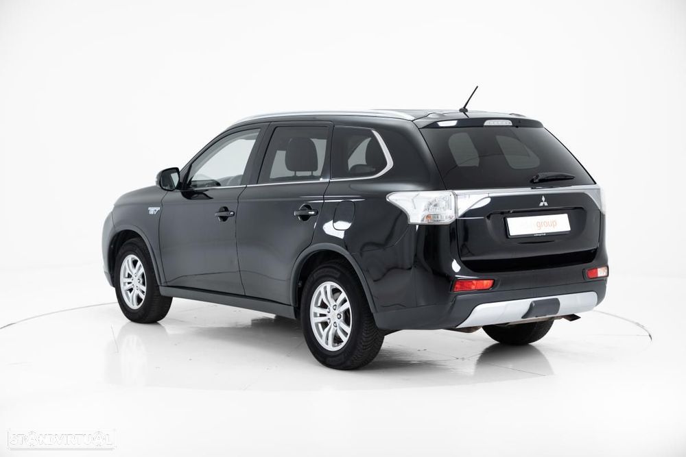 Mitsubishi Outlander - 5