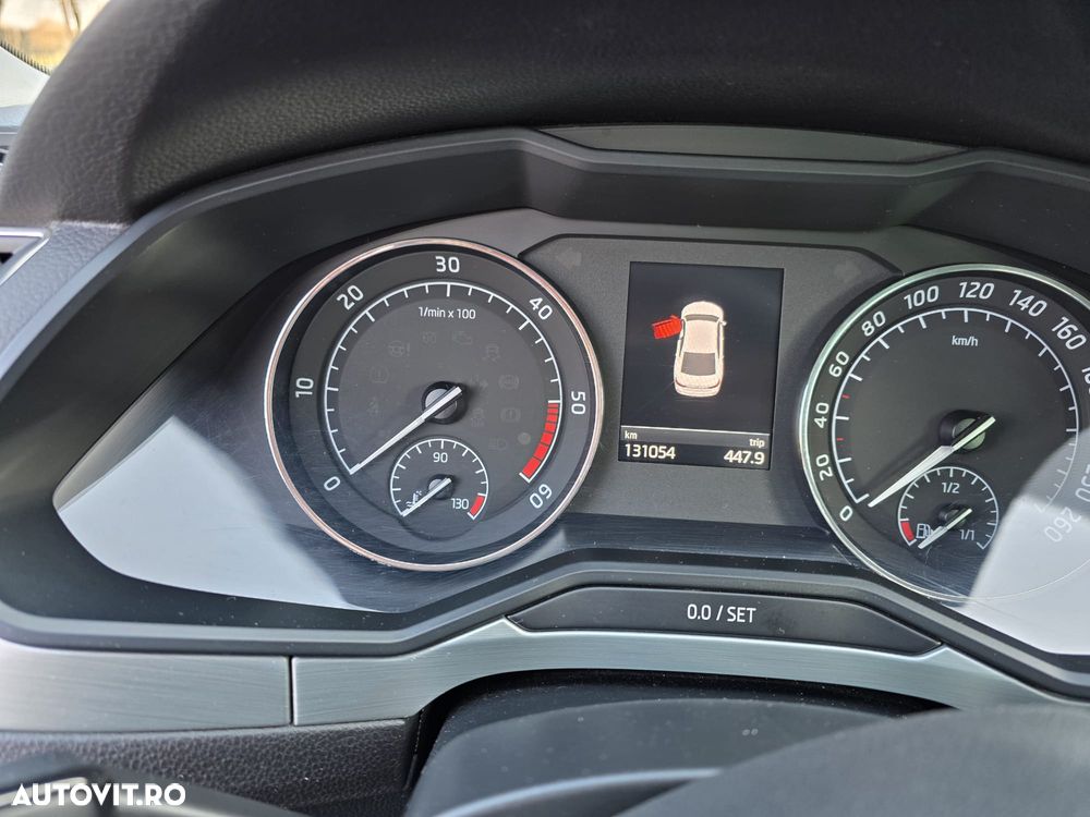 Skoda Superb 2.0 TDI DSG Active - 8