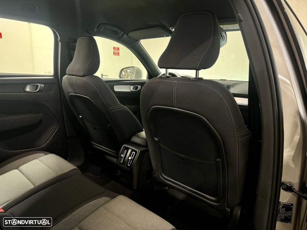 Volvo XC 40 1.5 T5 PHEV Momentum Plus - 32