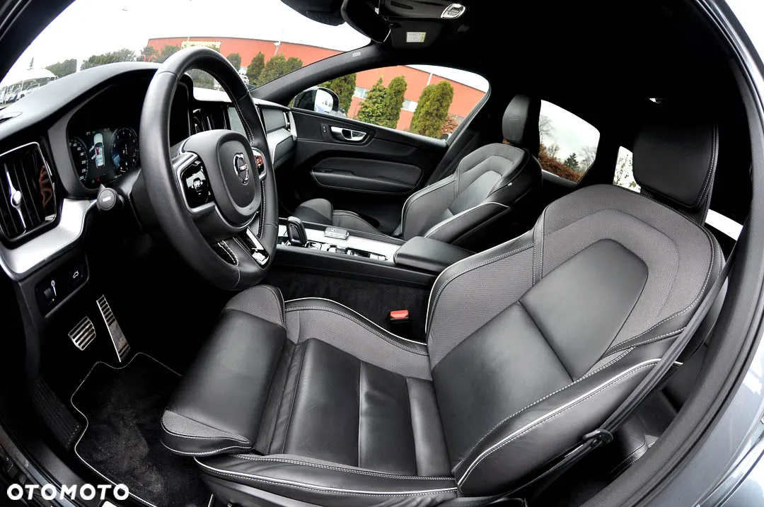 Volvo XC 60 B5 B R-Design - 25