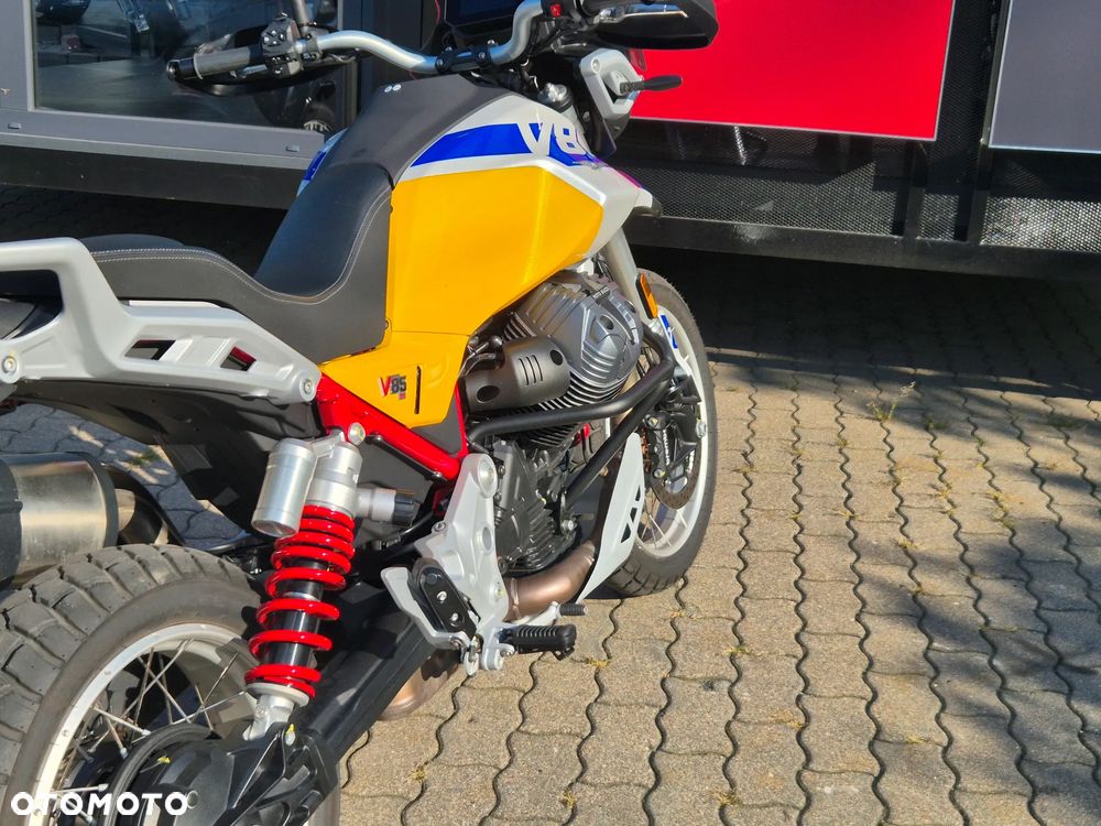Moto Guzzi V85 - 20