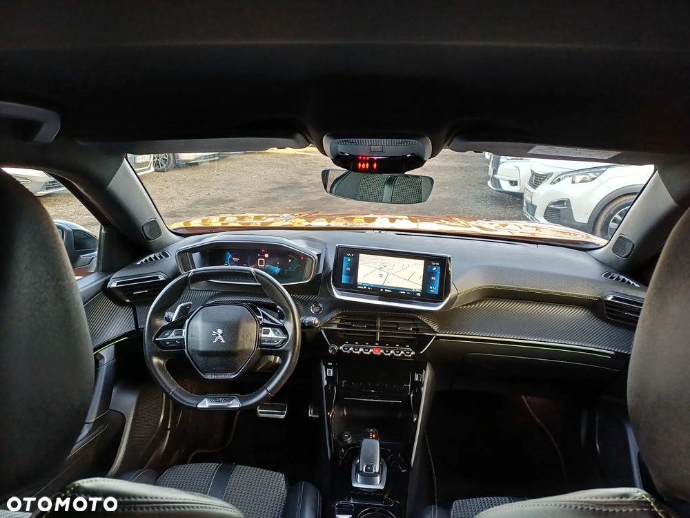 Peugeot 2008 PureTech 130 EAT8 GT Pack - 21