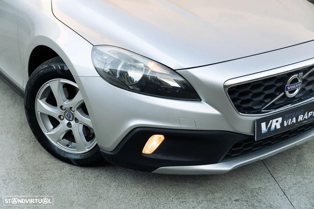 Volvo V40 Cross Country - 32