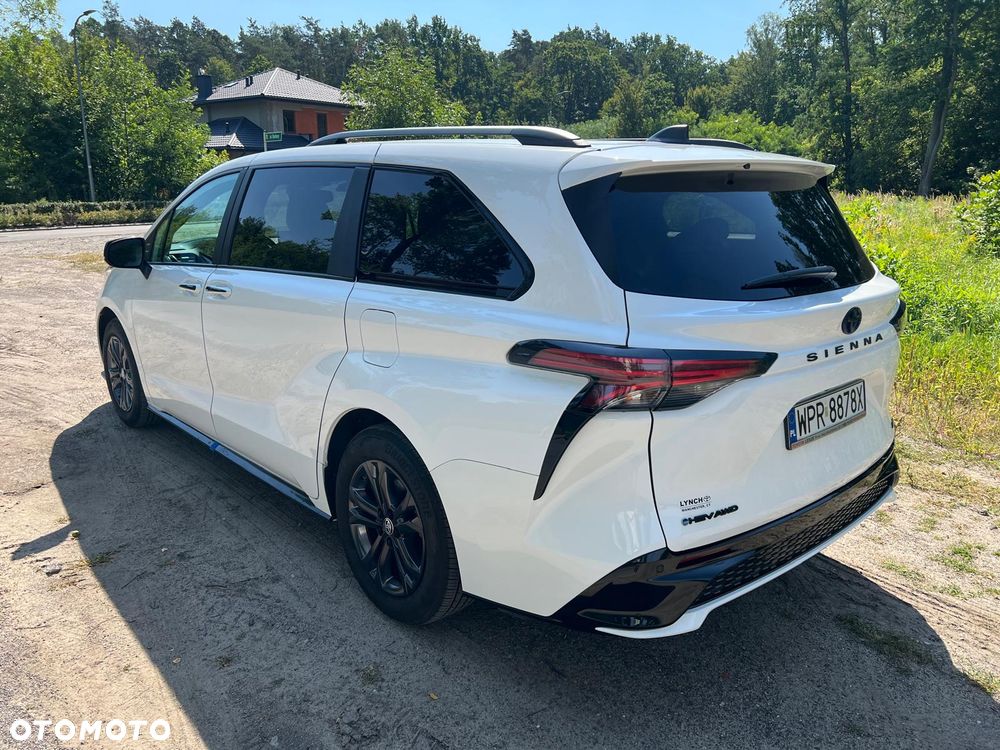 Toyota Sienna - 6