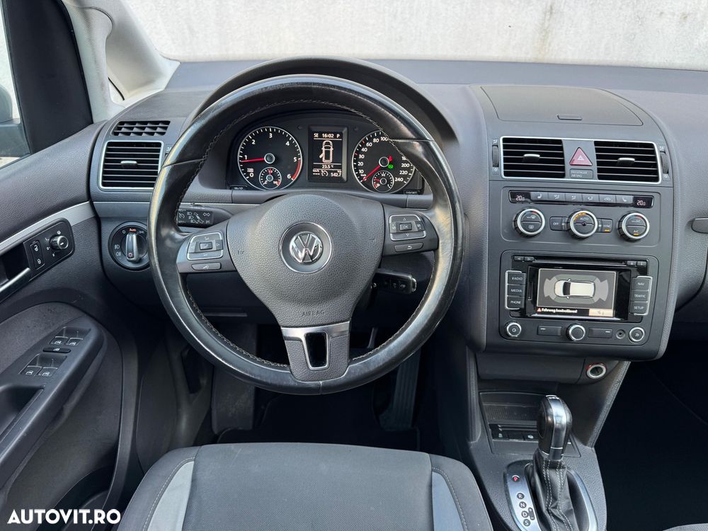 Volkswagen Touran - 6