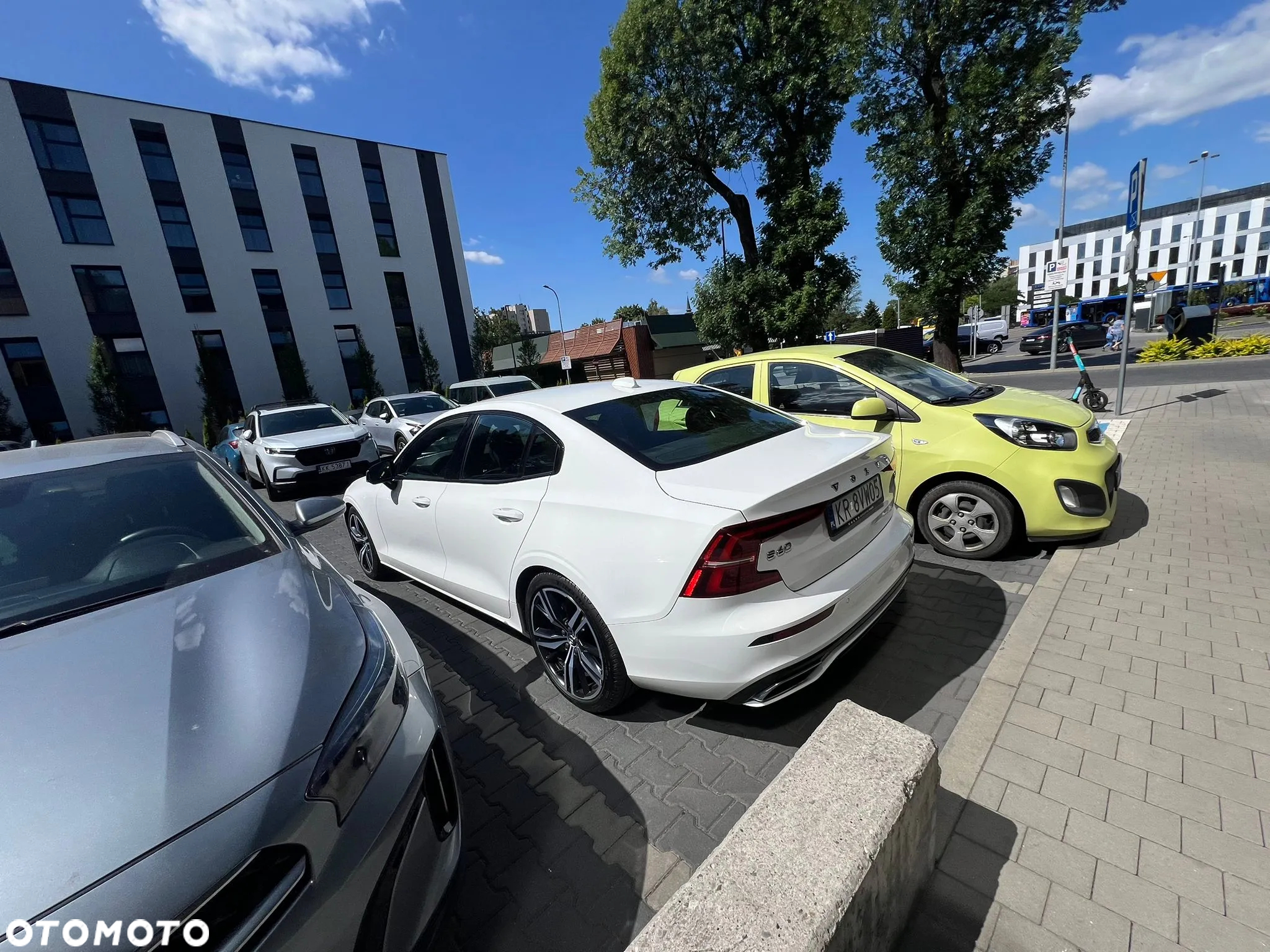 Volvo S60 T4 R-Design - 3
