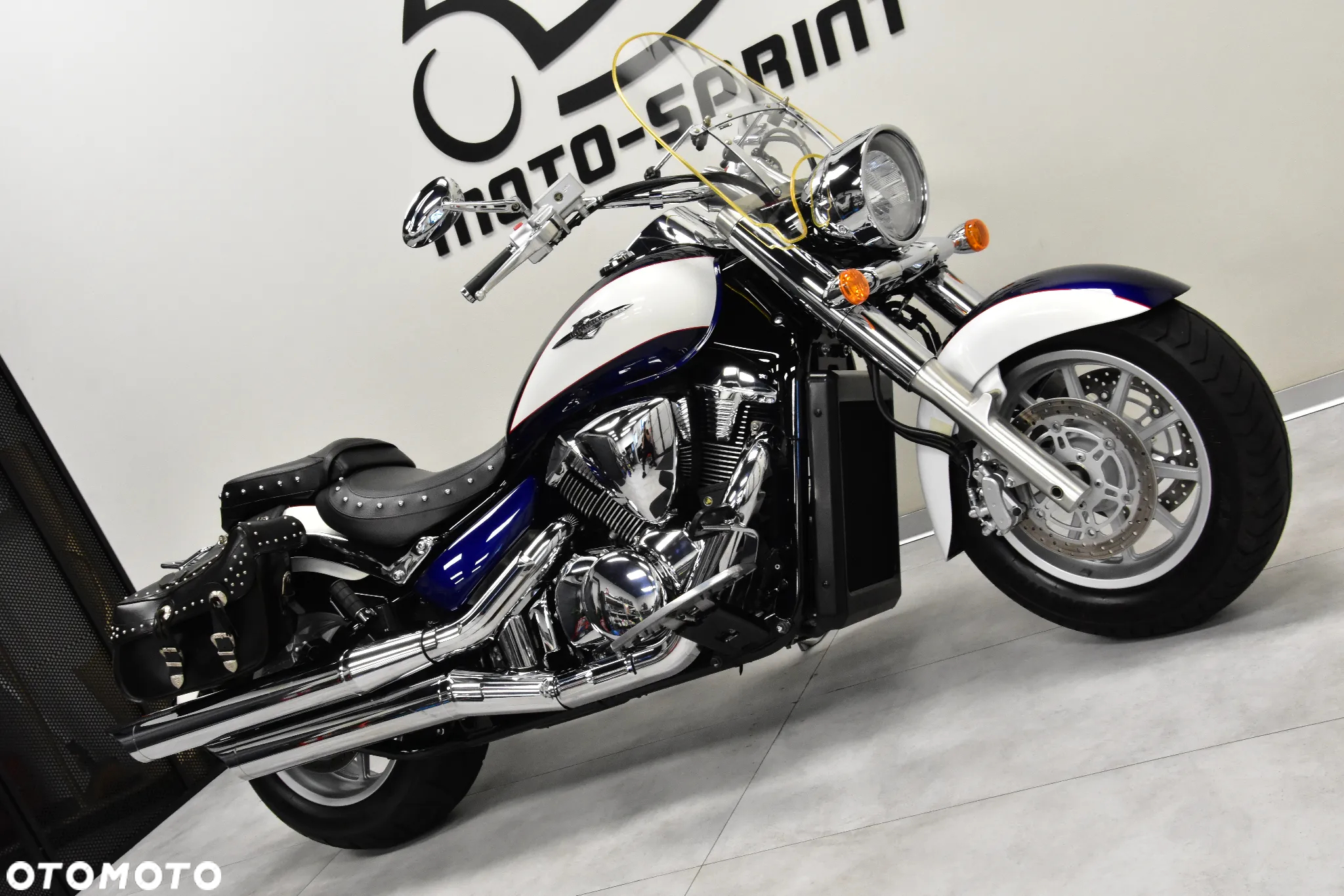 Suzuki Intruder - 7