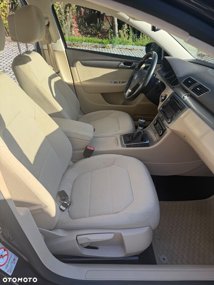 Volkswagen Passat - 10