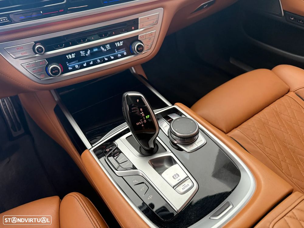 BMW 730 d Pack M Auto - 19