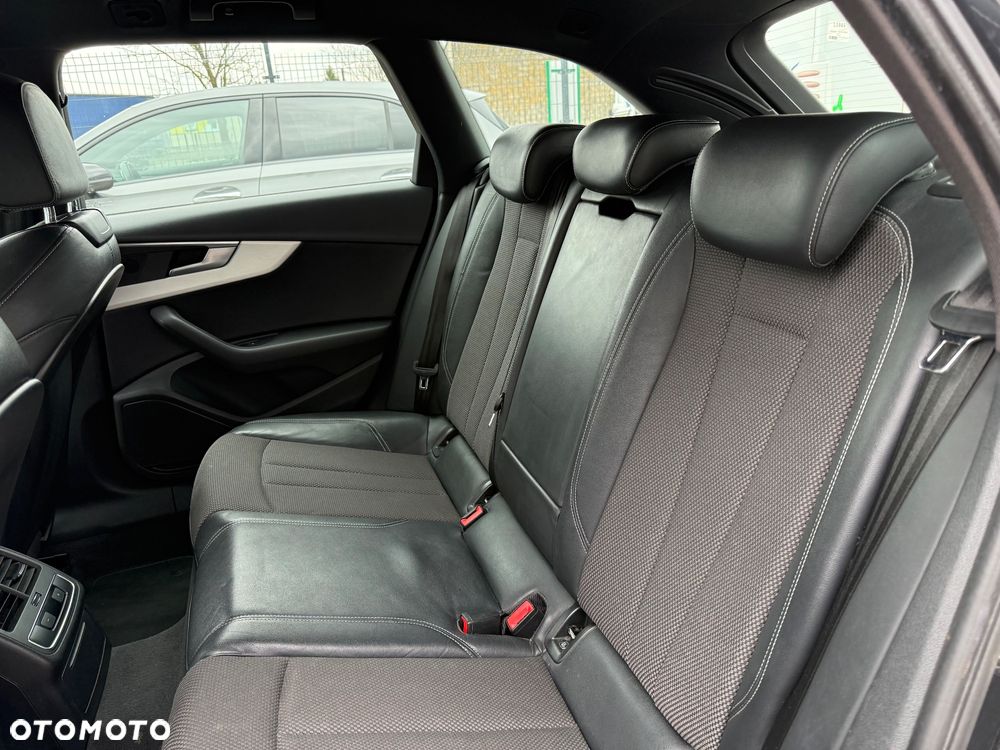 Audi A4 Limousine - 12