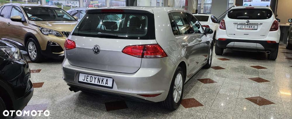 Volkswagen Golf - 17