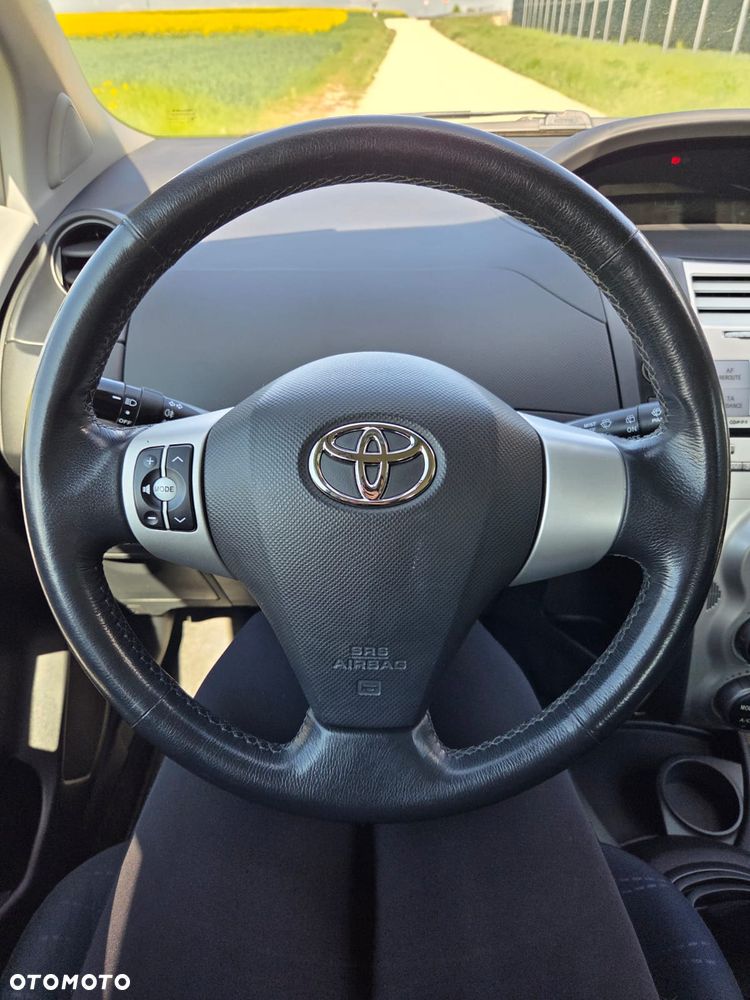 Toyota Yaris 1.3 Sol - 10