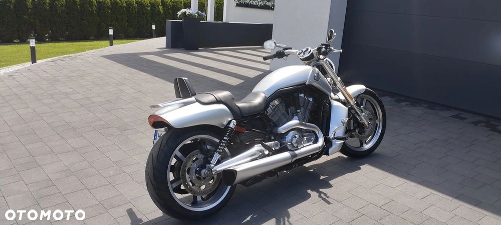 Harley-Davidson V-Rod Muscle - 28