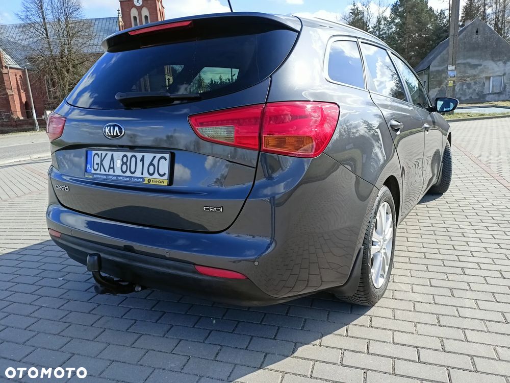 Kia Ceed 1.6 CRDi 128 Dream-Team Edition - 6