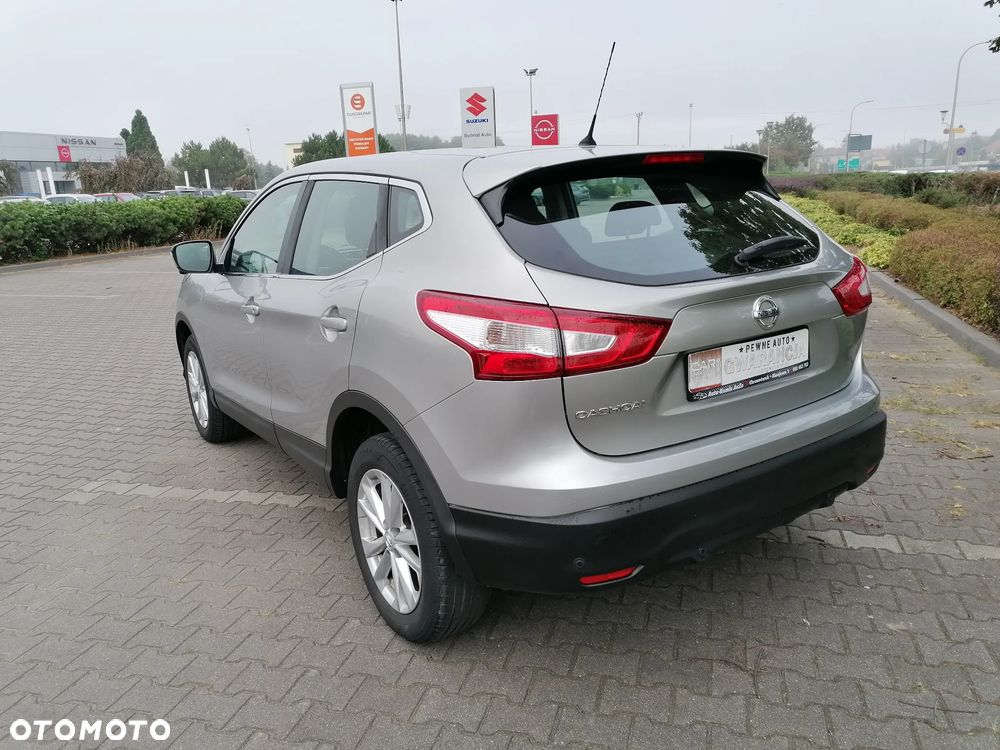 Nissan Qashqai 1.6 DCi N-Connecta - 6
