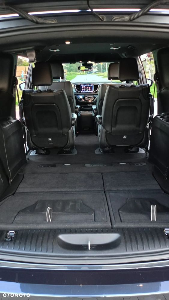 Chrysler Pacifica - 26
