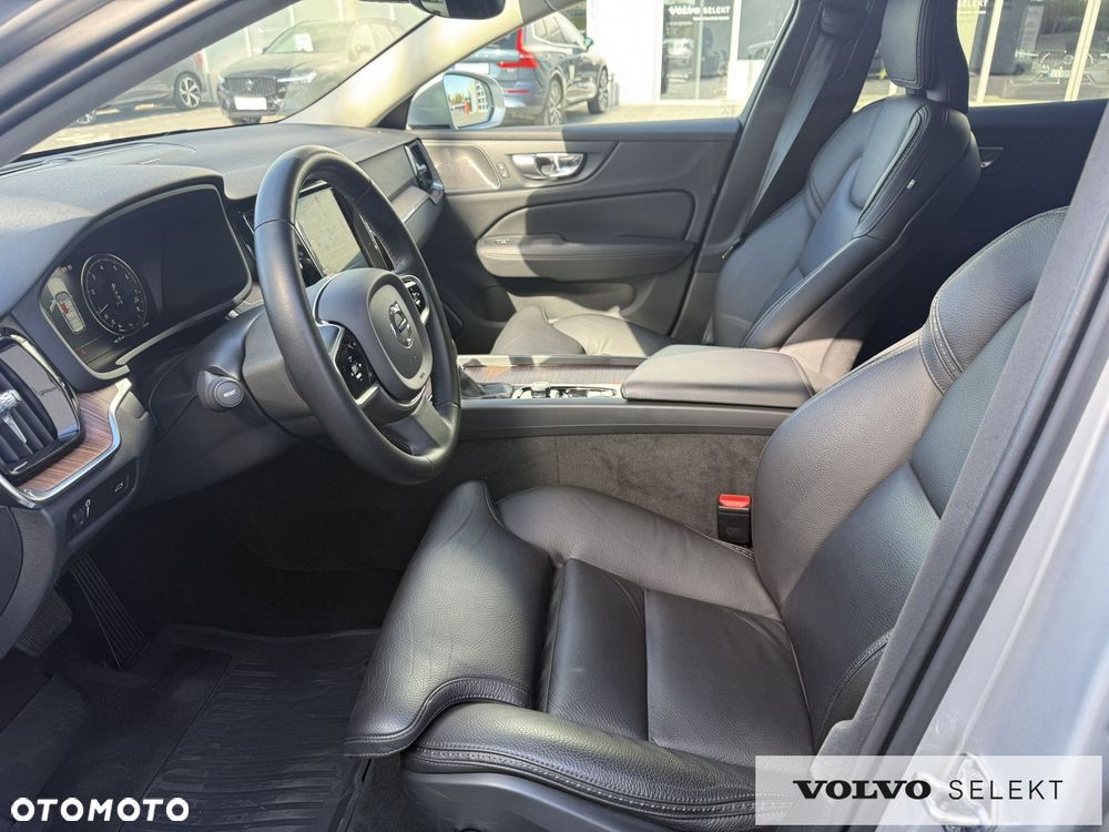 Volvo V60 Cross Country - 11