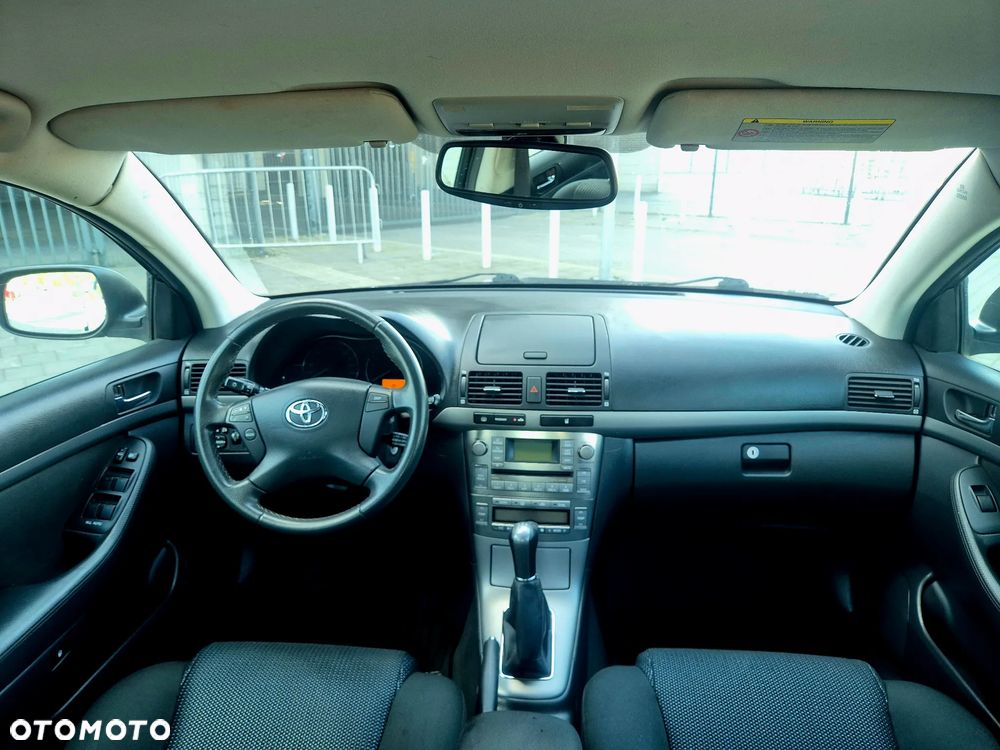 Toyota Avensis 2.0 VVT-i Executive - 12
