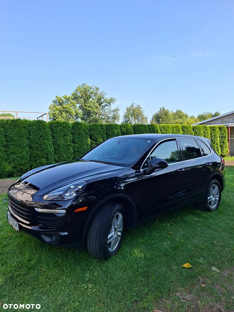 Porsche Cayenne - 1