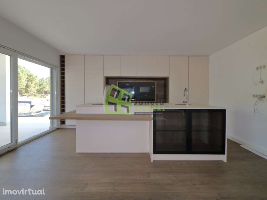 Moradia Isolada T3+1 de Luxo em Marisol - Elegância, Conforto e Exc... - Grande imagem: 2/43