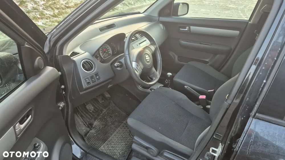 Suzuki Swift 1.3 DDiS Club - 8