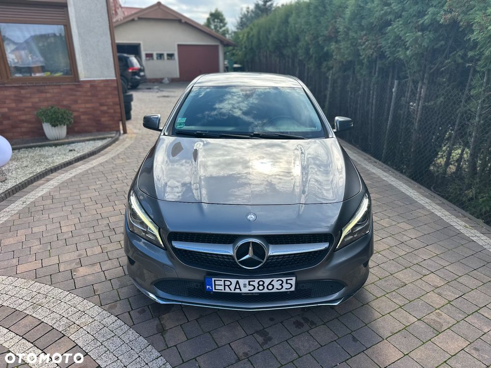 Mercedes-Benz CLA 220 d 7G-DCT Urban - 19