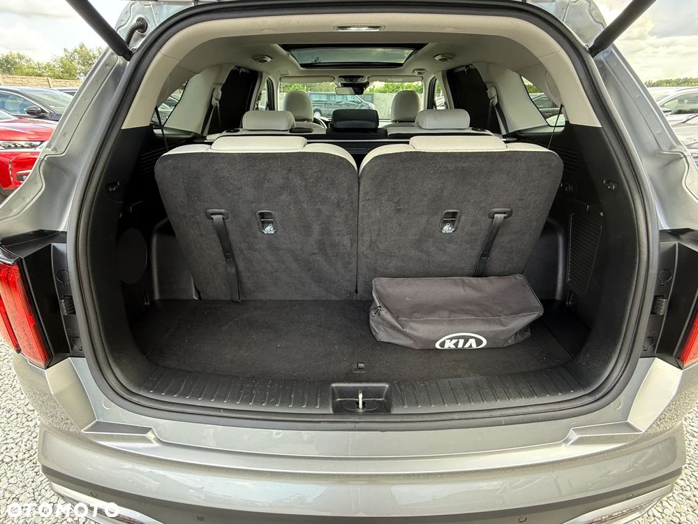 Kia Sorento - 32