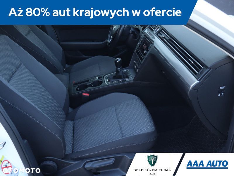Volkswagen Passat Variant - 11