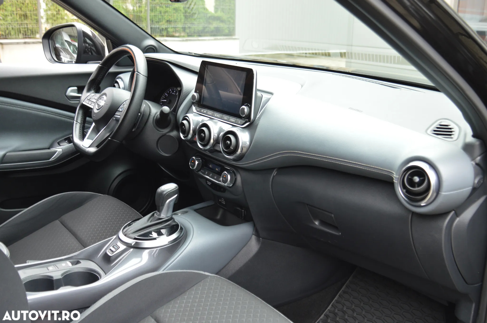 Nissan Juke DIG-T DCT N-Connecta - 17