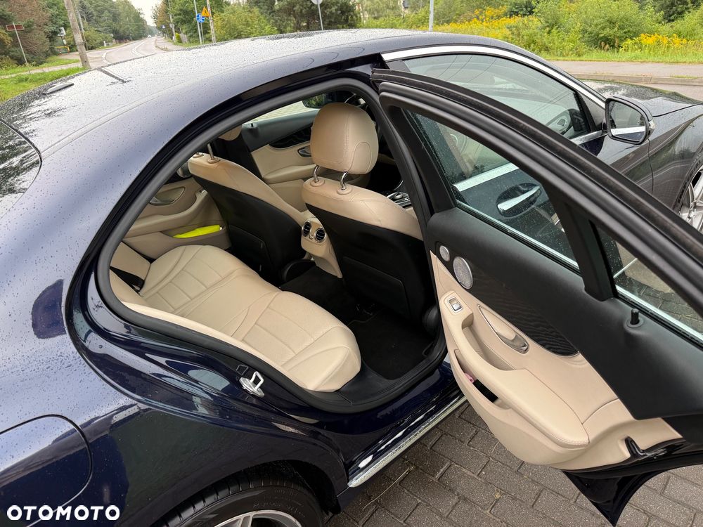 Mercedes-Benz Klasa C 300 7G-TRONIC - 13