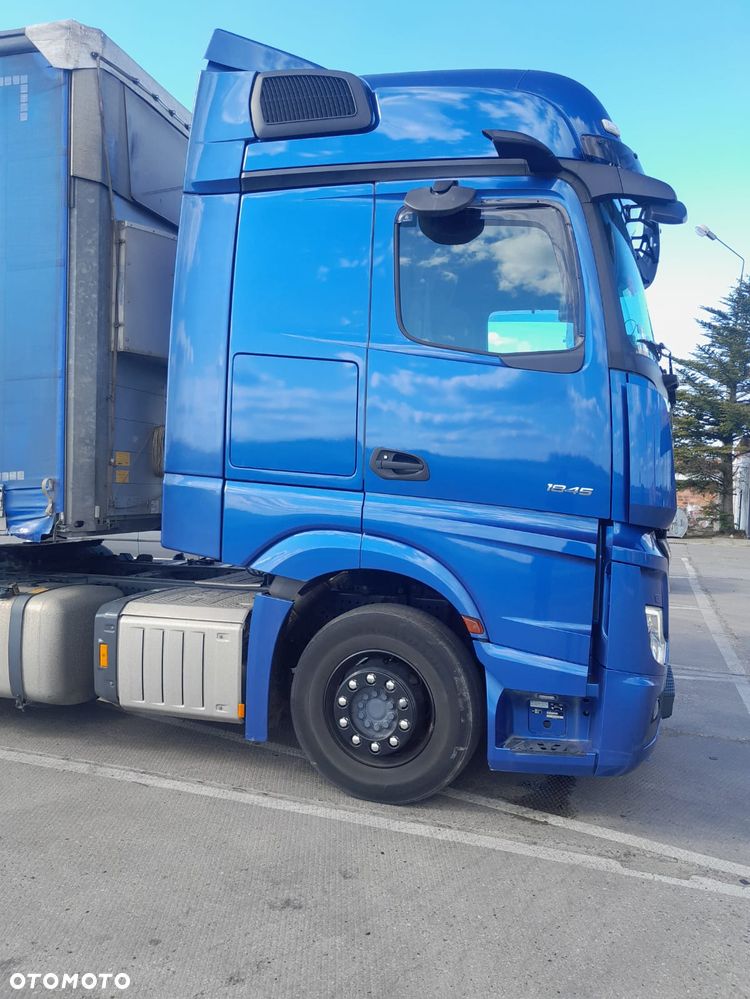 Mercedes-Benz ACTROS - 5