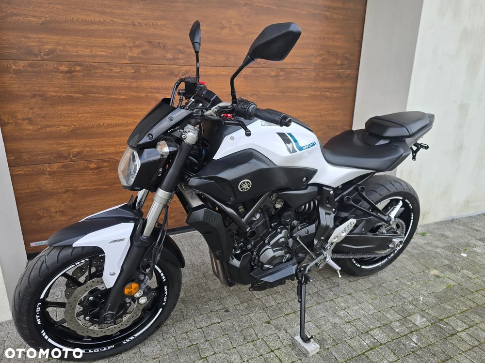 Yamaha MT - 24
