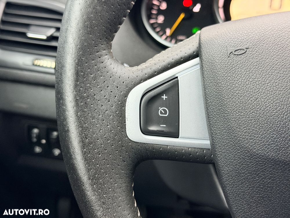 Renault Megane ENERGY dCi 110 EXPERIENCE - 25