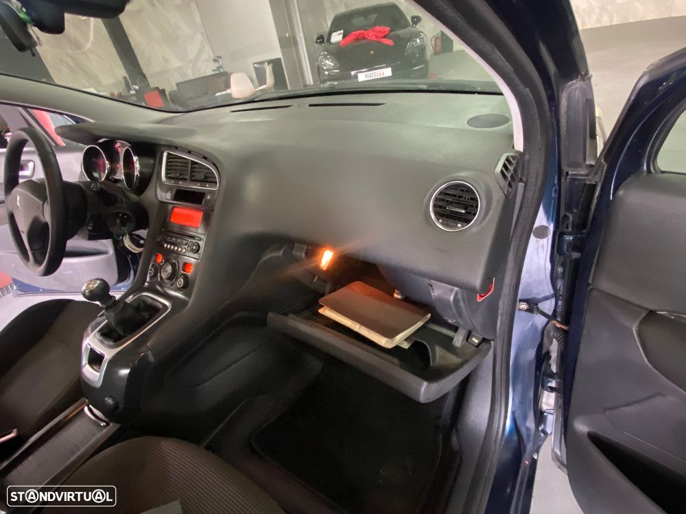 Peugeot 5008 1.6 HDi Premium - 8
