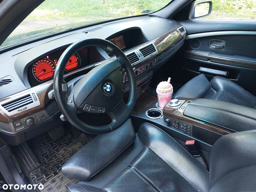 BMW Seria 7 - 18