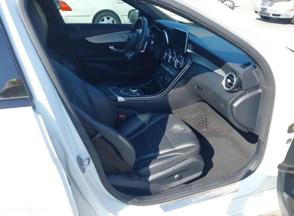Mercedes-Benz Klasa C 300 9G-TRONIC AMG Line - 10