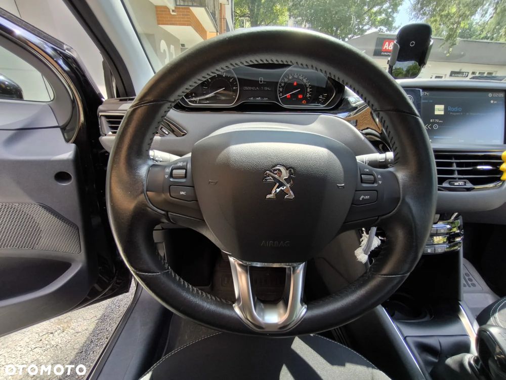 Peugeot 208 1.2 PureTech Active - 12