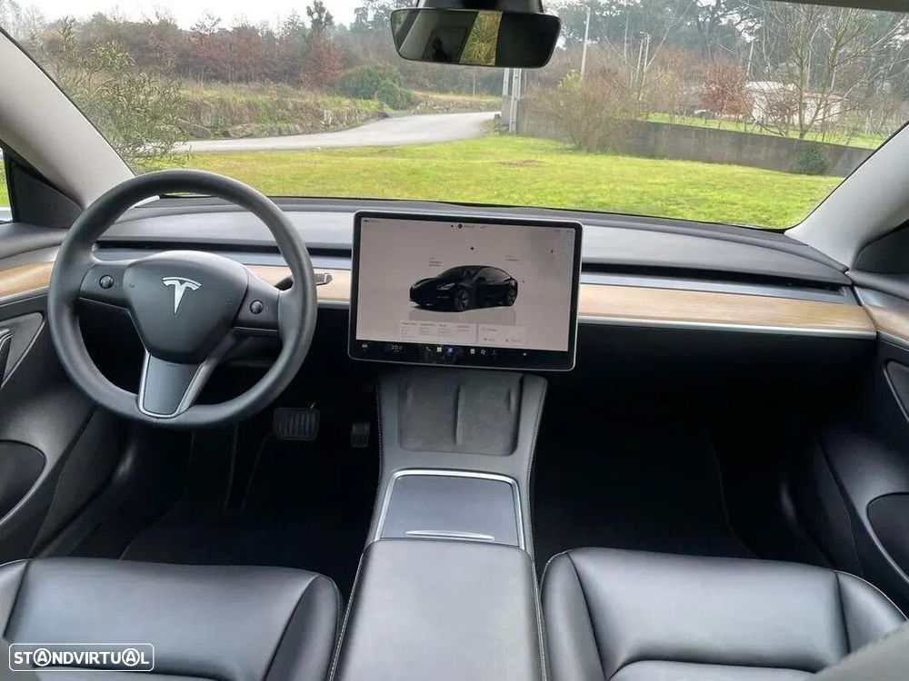 Tesla Model 3 - 10