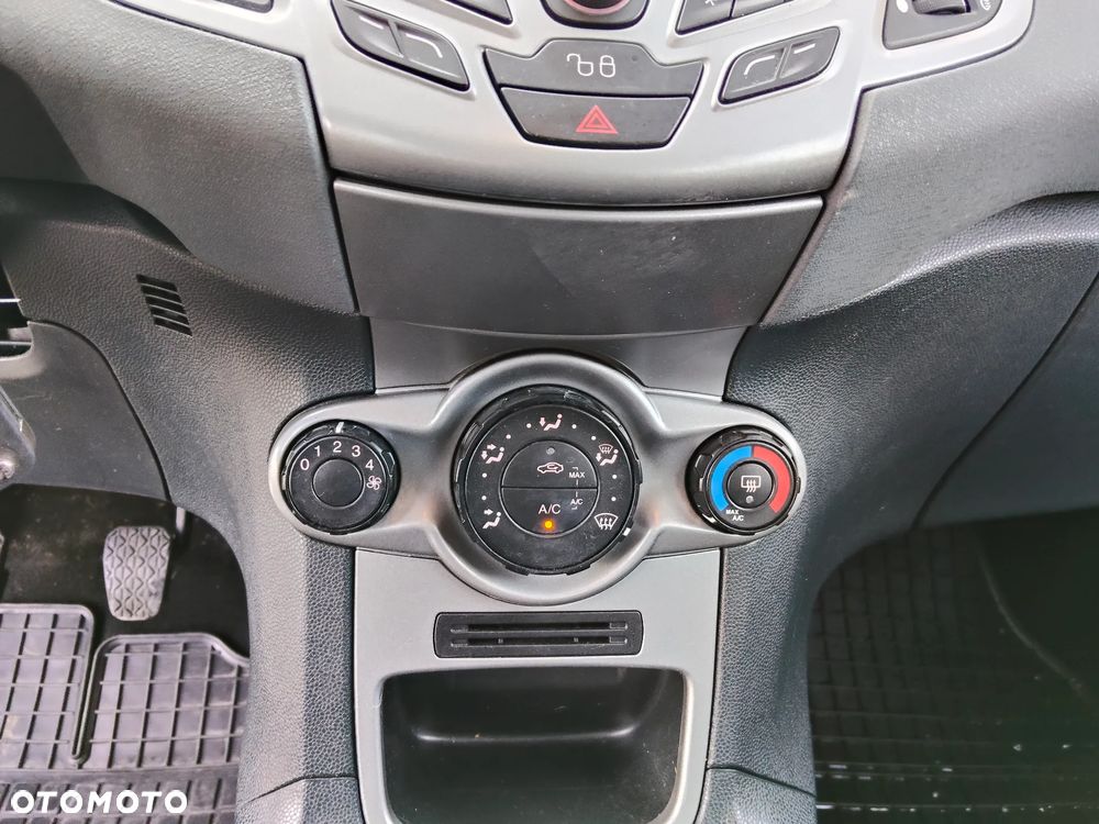 Ford Fiesta 1.25 Ambiente - 30